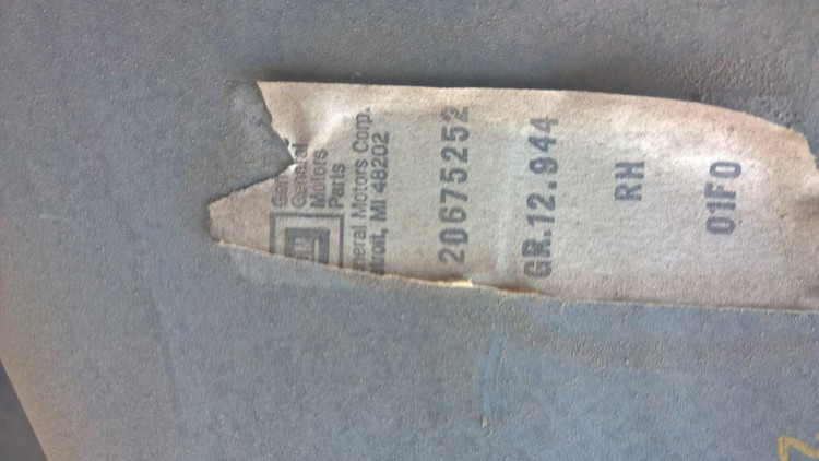 گلگیر سمت راست جلو شورلت کوروت 1979- 1973 - نو اصلی جی ام